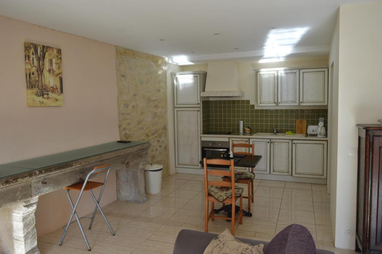Le Studio Apartment Azille Exterior photo